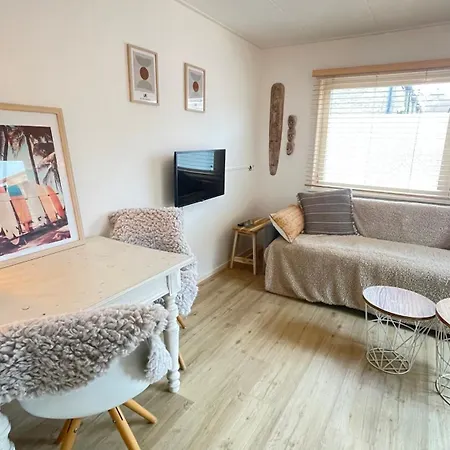 Kust4 Met Sauna Holiday home *
